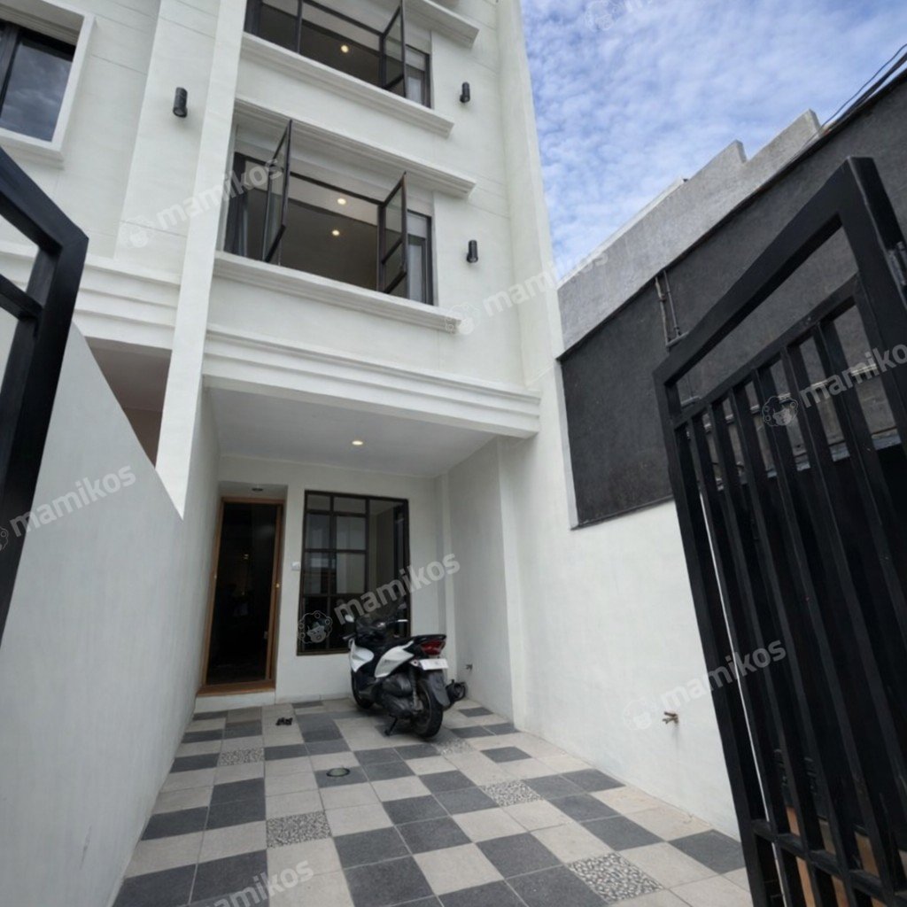 Rumah Sertifikat SHM 3 Kamar Tidur 3 Kamar Mandi Taman Ratu Jakarta Barat - Photo 2