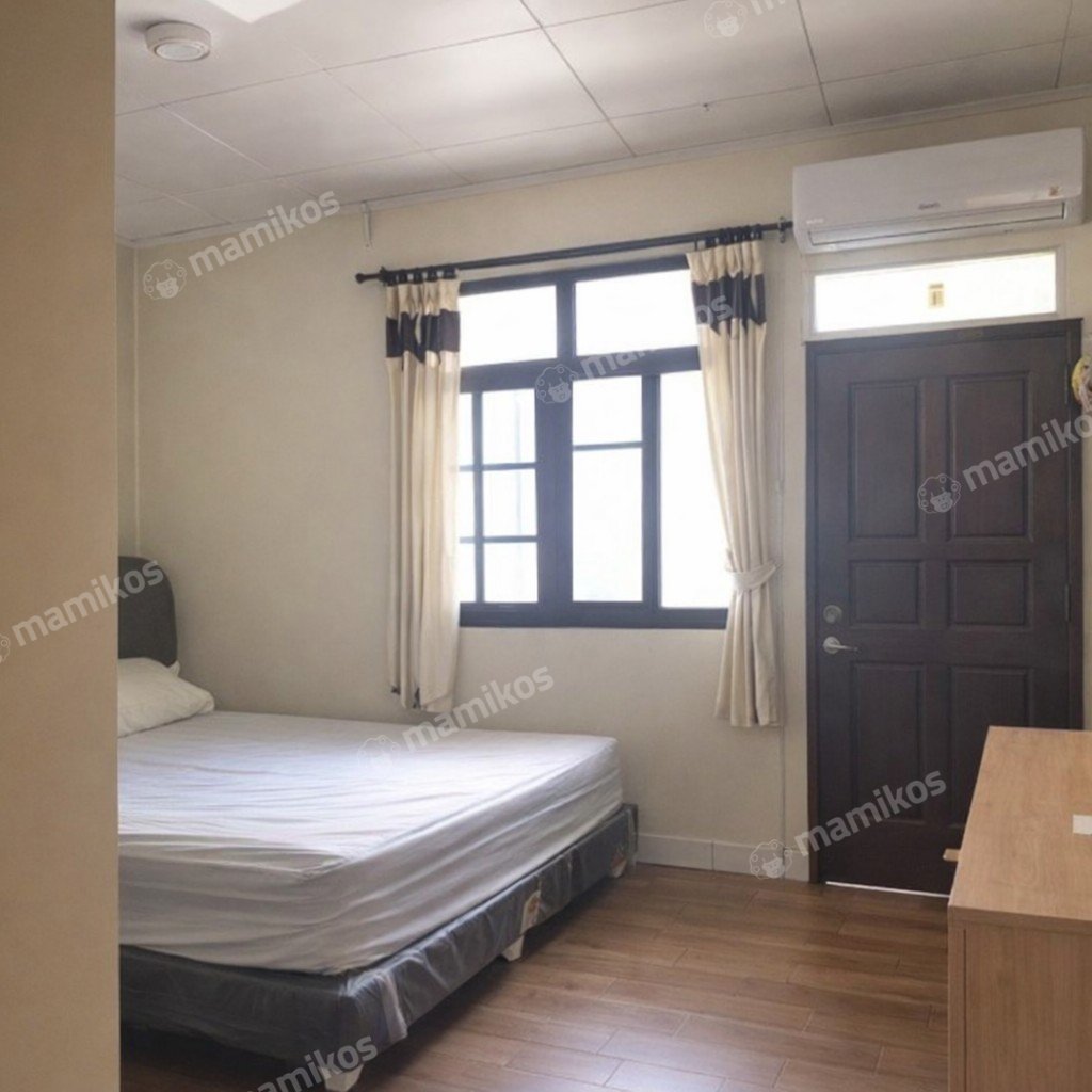 Rumah Sertifikat SHM 5 Kamar Tidur 5 Kamar Mandi Kebon Jeruk Jakarta Barat - Photo 4