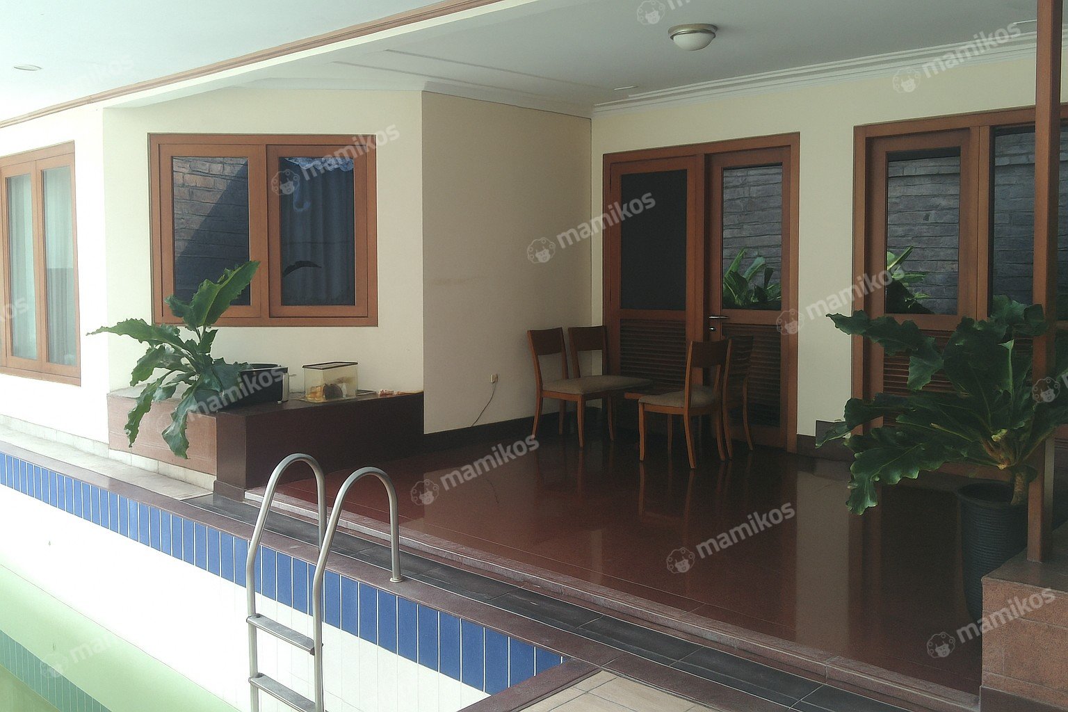 Rumah Sertifikat SHM 6 Kamar Tidur 6 Kamar Mandi Mega Kuningan Jakarta Selatan