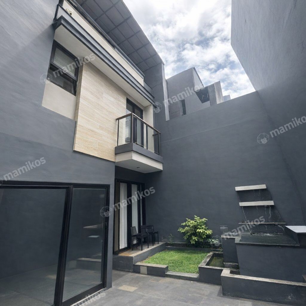 Rumah Sertifikat SHM 3 Kamar Tidur 5 Kamar Mandi Kebon Jeruk Jakarta Barat - Photo 2
