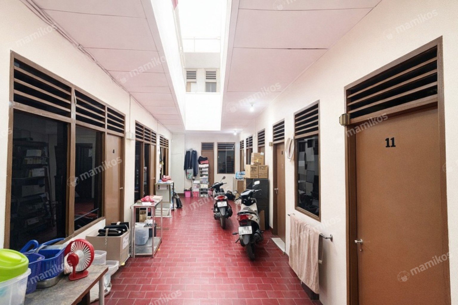 Rumah Sertifikat SHM 42 Kamar Tidur 10 Kamar Mandi Setiabudi Jakarta Selatan