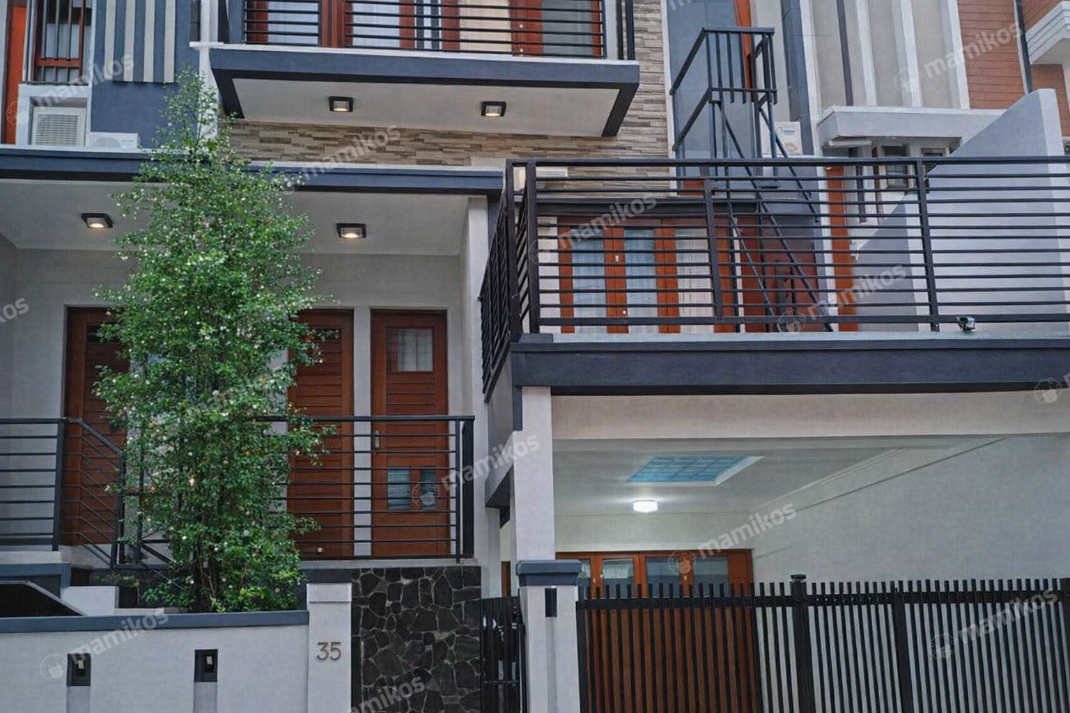 Rumah Sertifikat SHM 9 Kamar Tidur 8 Kamar Mandi Palmerah Jakarta Barat