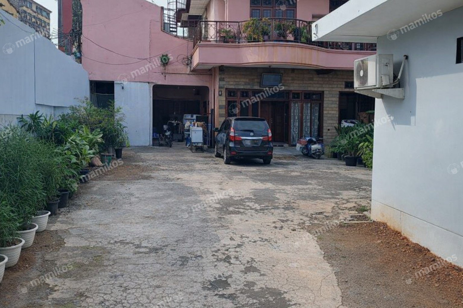 Rumah Sertifikat SHM 8 Kamar Tidur 8 Kamar Mandi Matraman Jakarta Timur
