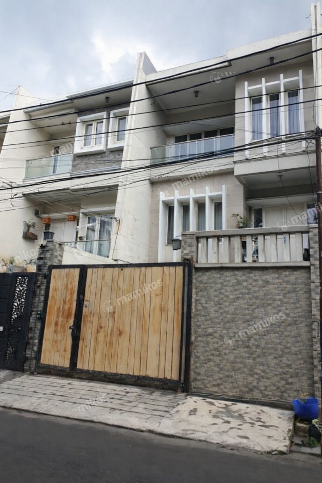 Rumah Sertifikat SHM 5 Kamar Tidur 3 Kamar Mandi Pluit Jakarta Utara - Photo 3