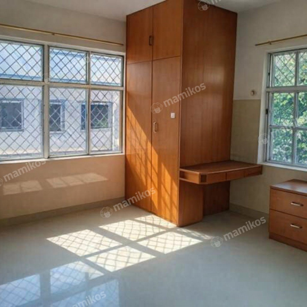 Rumah Sertifikat SHM 6 Kamar Tidur 3 Kamar Mandi Jelambar Jakarta Barat - Photo 3