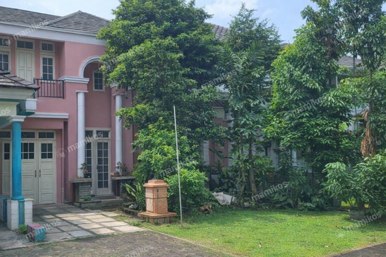 Rumah Sertifikat SHM 5 Kamar Tidur 5 Kamar Mandi Kota Wisata Jakarta Timur