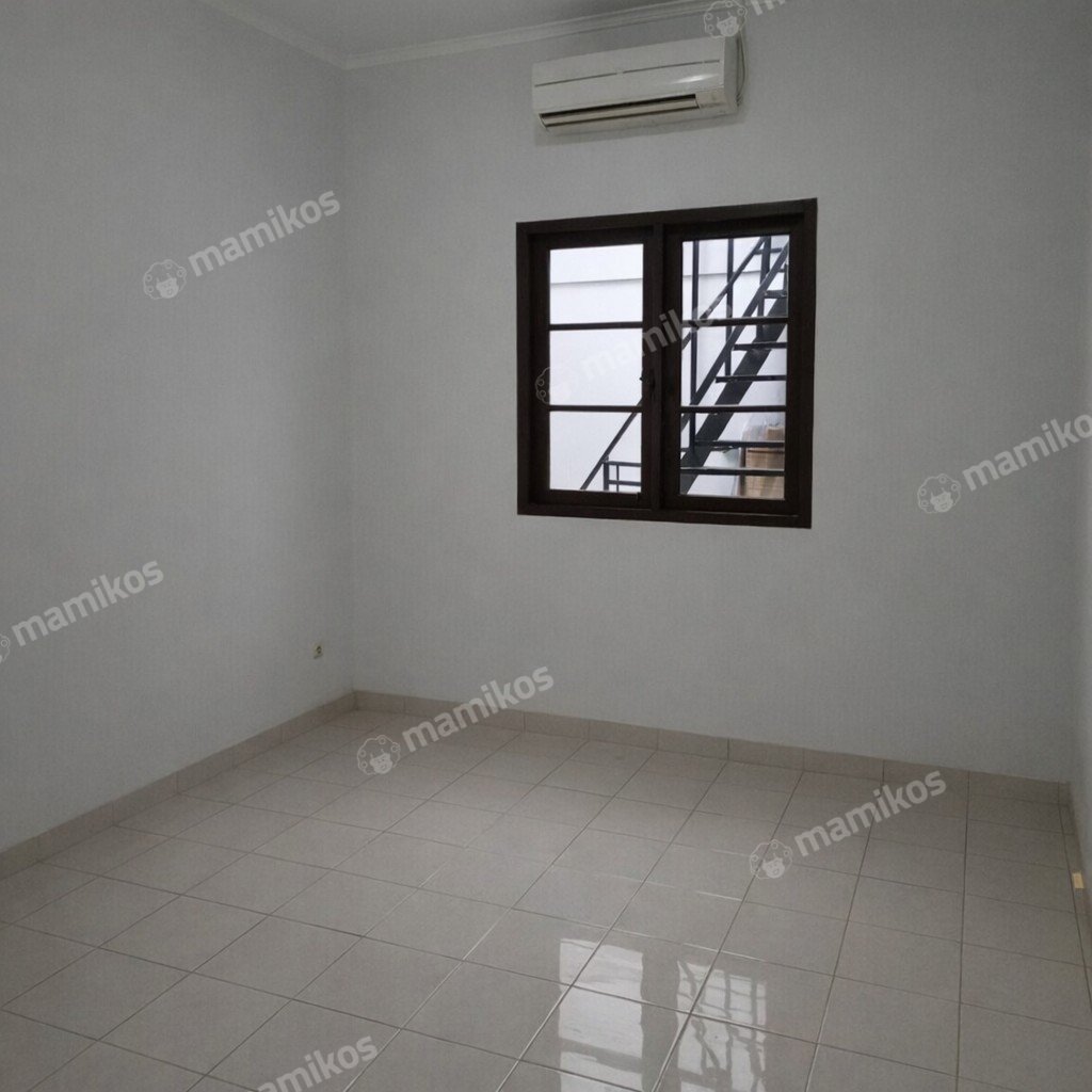 Rumah Sertifikat SHM 2 Kamar Tidur 1 Kamar Mandi Kota Wisata Jakarta Timur - Photo 4
