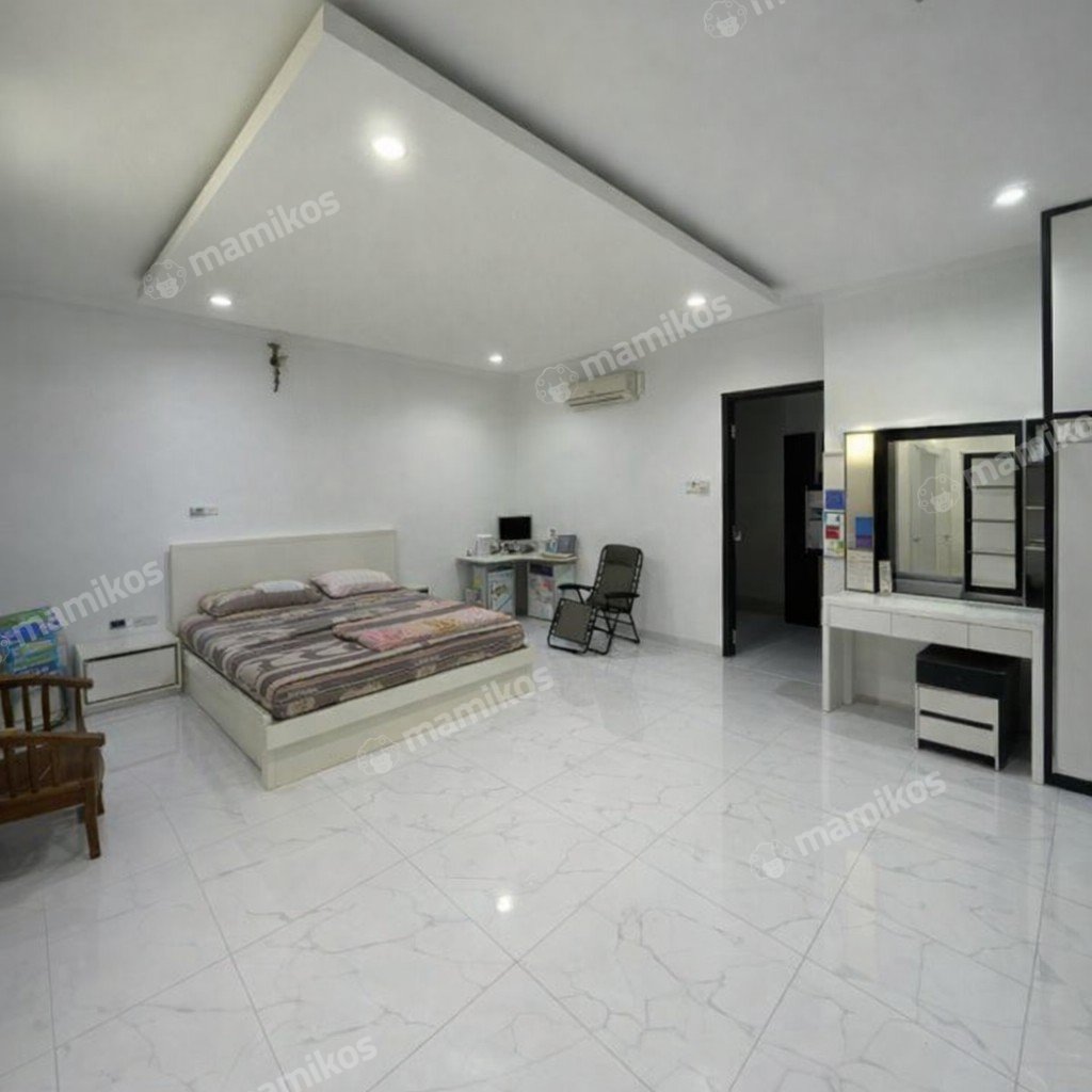 Rumah Sertifikat SHM 4 Kamar Tidur 3 Kamar Mandi Taman Ratu Jakarta Barat - Photo 2