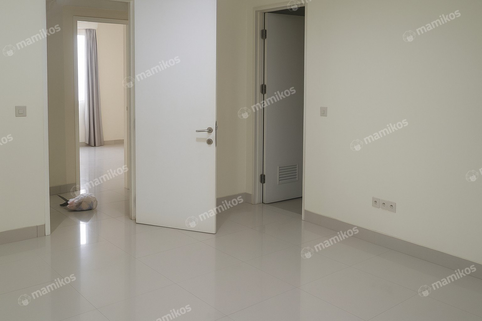 Rumah Sertifikat SHM 3 Kamar Tidur 3 Kamar Mandi Green Lake City Jakarta Barat