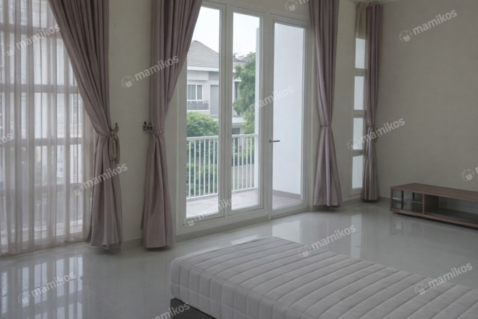 Rumah Sertifikat SHM 5 Kamar Tidur 4 Kamar Mandi Kelapa Gading Jakarta Utara