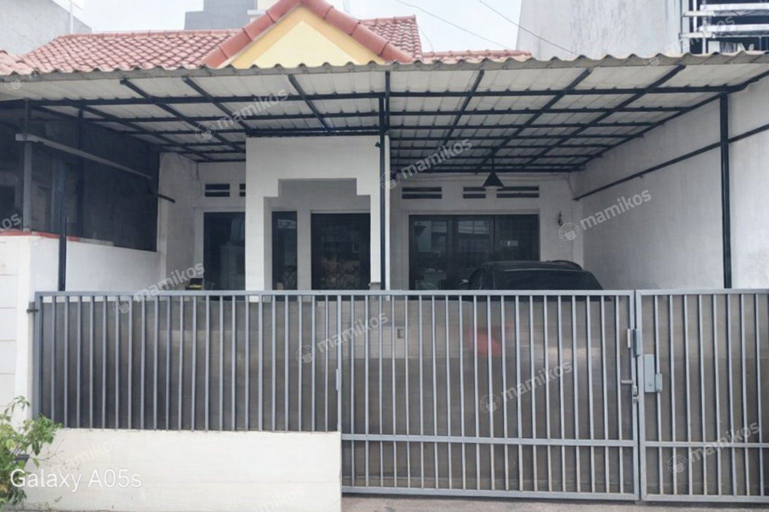 Rumah Sertifikat SHM 2 Kamar Tidur 1 Kamar Mandi Raffles Hills Jakarta Timur