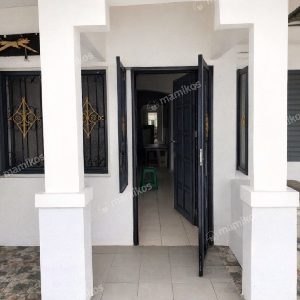 Rumah Sertifikat SHM 2 Kamar Tidur 1 Kamar Mandi Raffles Hills Jakarta Timur - Photo 2