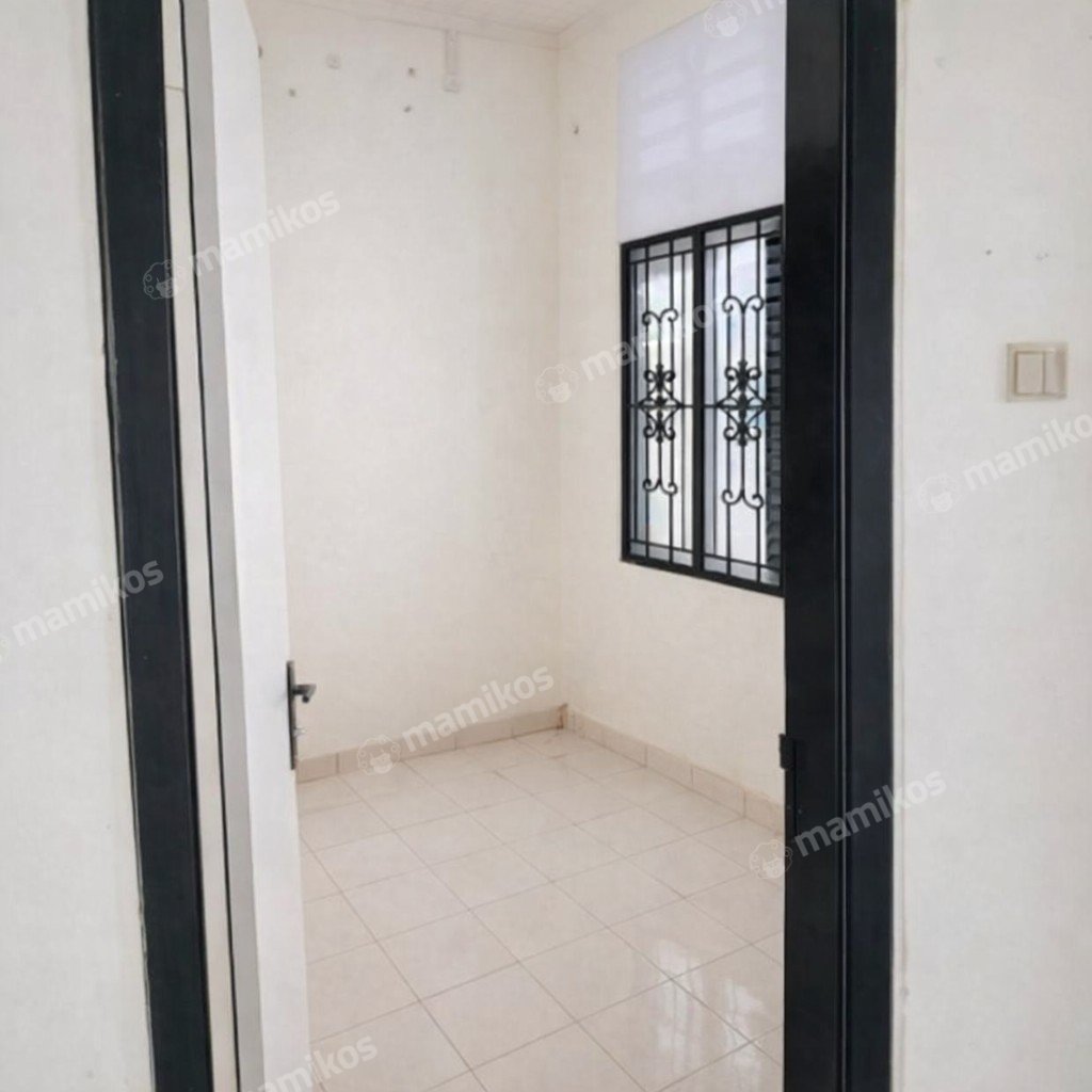 Rumah Sertifikat SHM 2 Kamar Tidur 1 Kamar Mandi Raffles Hills Jakarta Timur - Photo 5