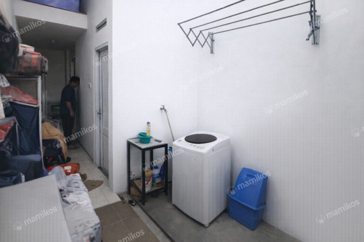 Rumah Sertifikat SHM 4 Kamar Tidur 4 Kamar Mandi Cipedak Jakarta Selatan - Photo 3