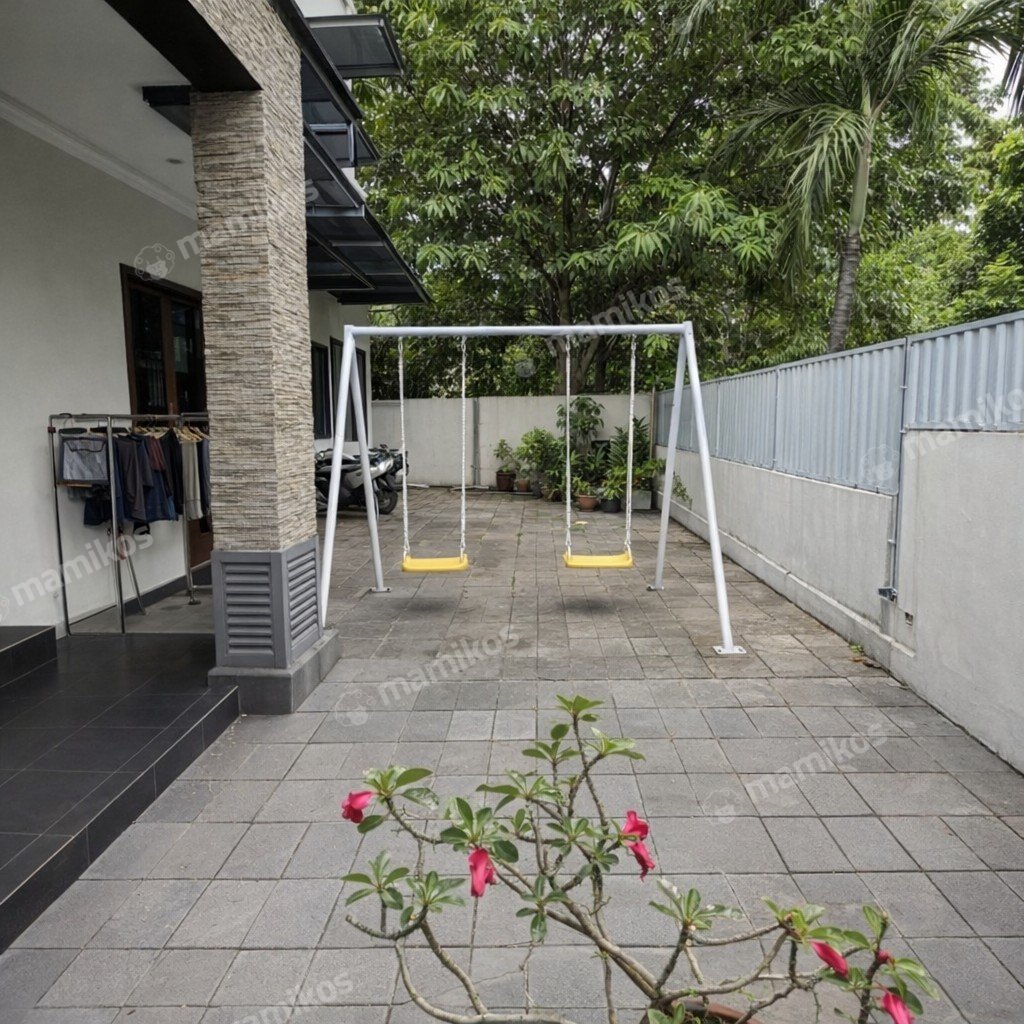 Rumah Sertifikat SHM 4 Kamar Tidur 4 Kamar Mandi Permata Buana Jakarta Barat - Photo 3