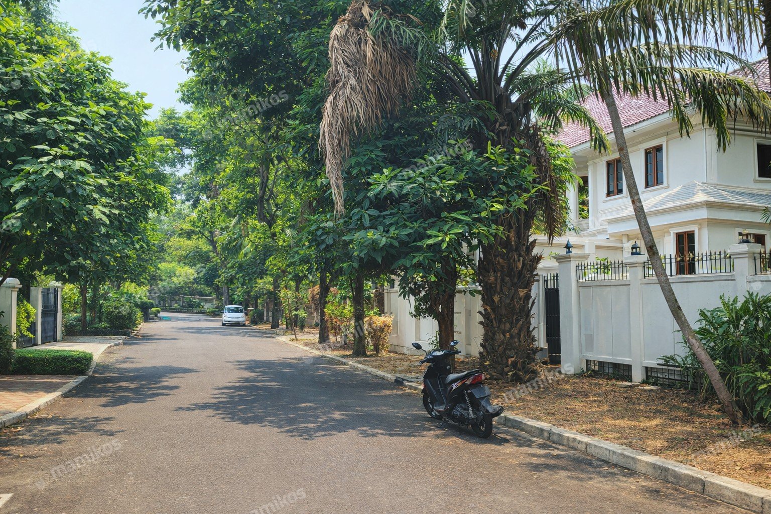 Rumah Sertifikat SHM 8 Kamar Tidur 7 Kamar Mandi Kebayoran Baru Jakarta Selatan - Photo 2
