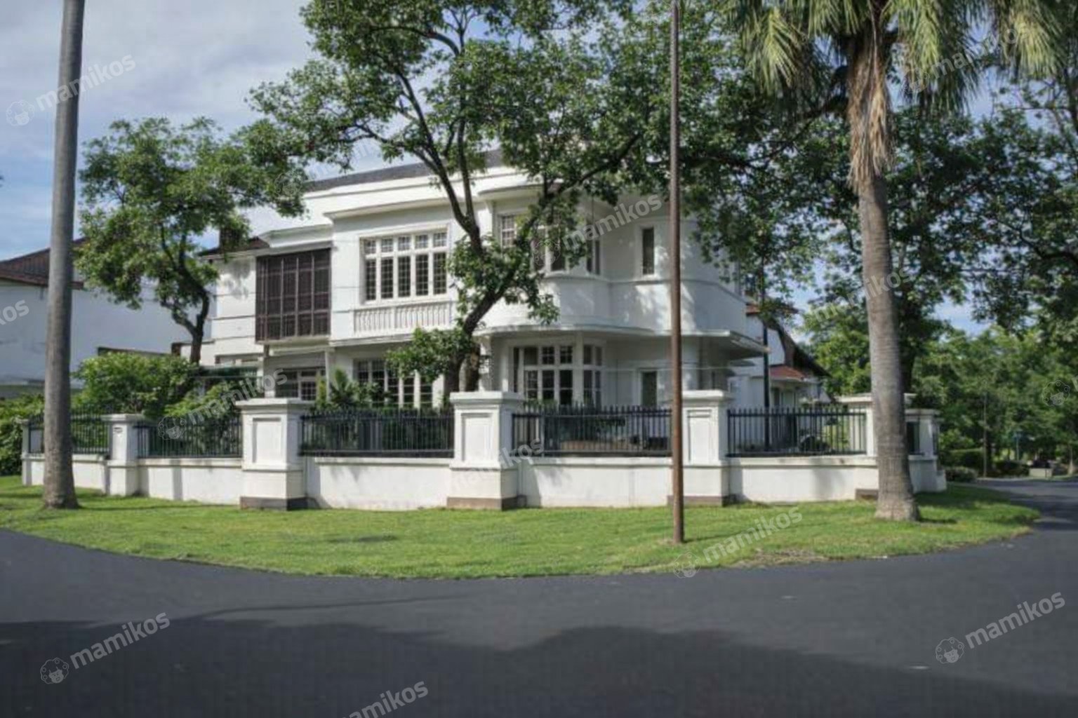 Rumah Sertifikat SHM 6 Kamar Tidur 4 Kamar Mandi Pondok Indah Jakarta Selatan - Photo 2