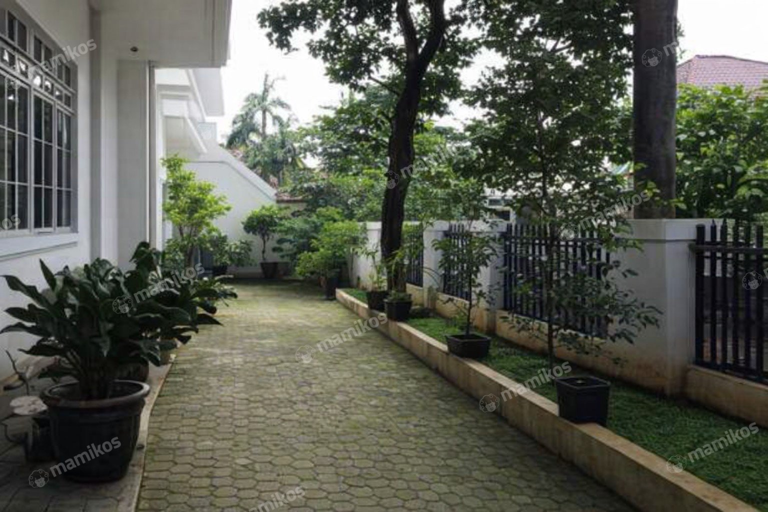 Rumah Sertifikat SHM 6 Kamar Tidur 4 Kamar Mandi Pondok Indah Jakarta Selatan - Photo 4