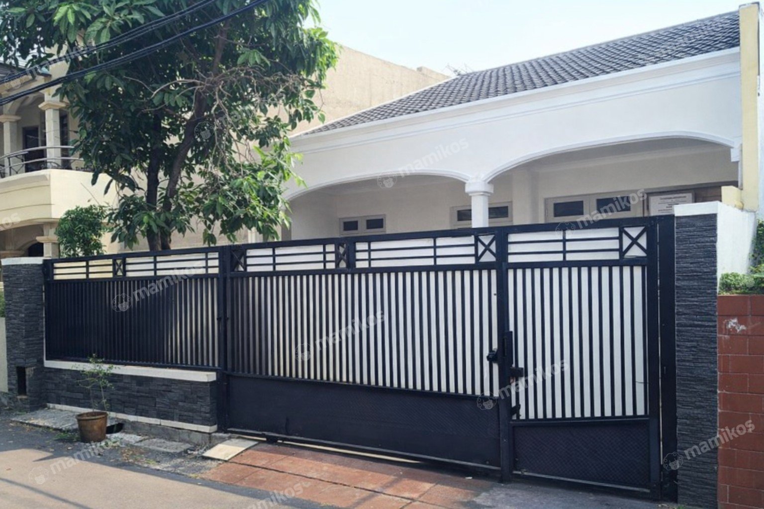 Rumah Sertifikat SHM 4 Kamar Tidur 3 Kamar Mandi Tebet Jakarta Selatan