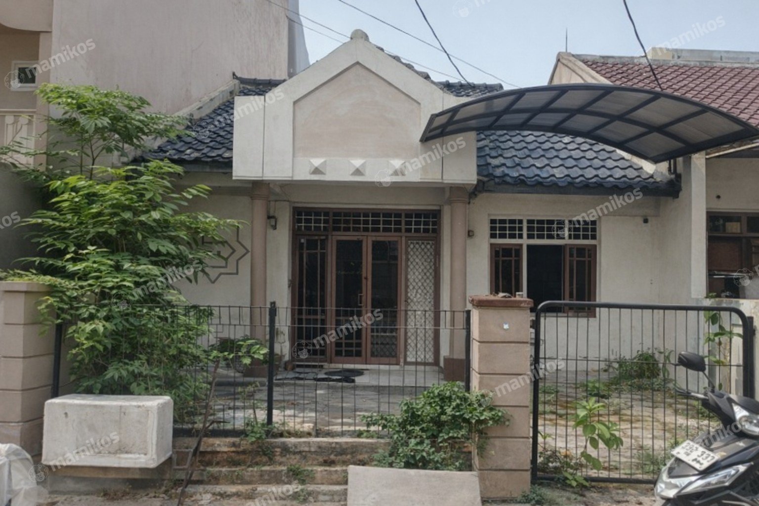 Rumah Sertifikat SHM 2 Kamar Tidur 1 Kamar Mandi Taman Surya Jakarta Barat