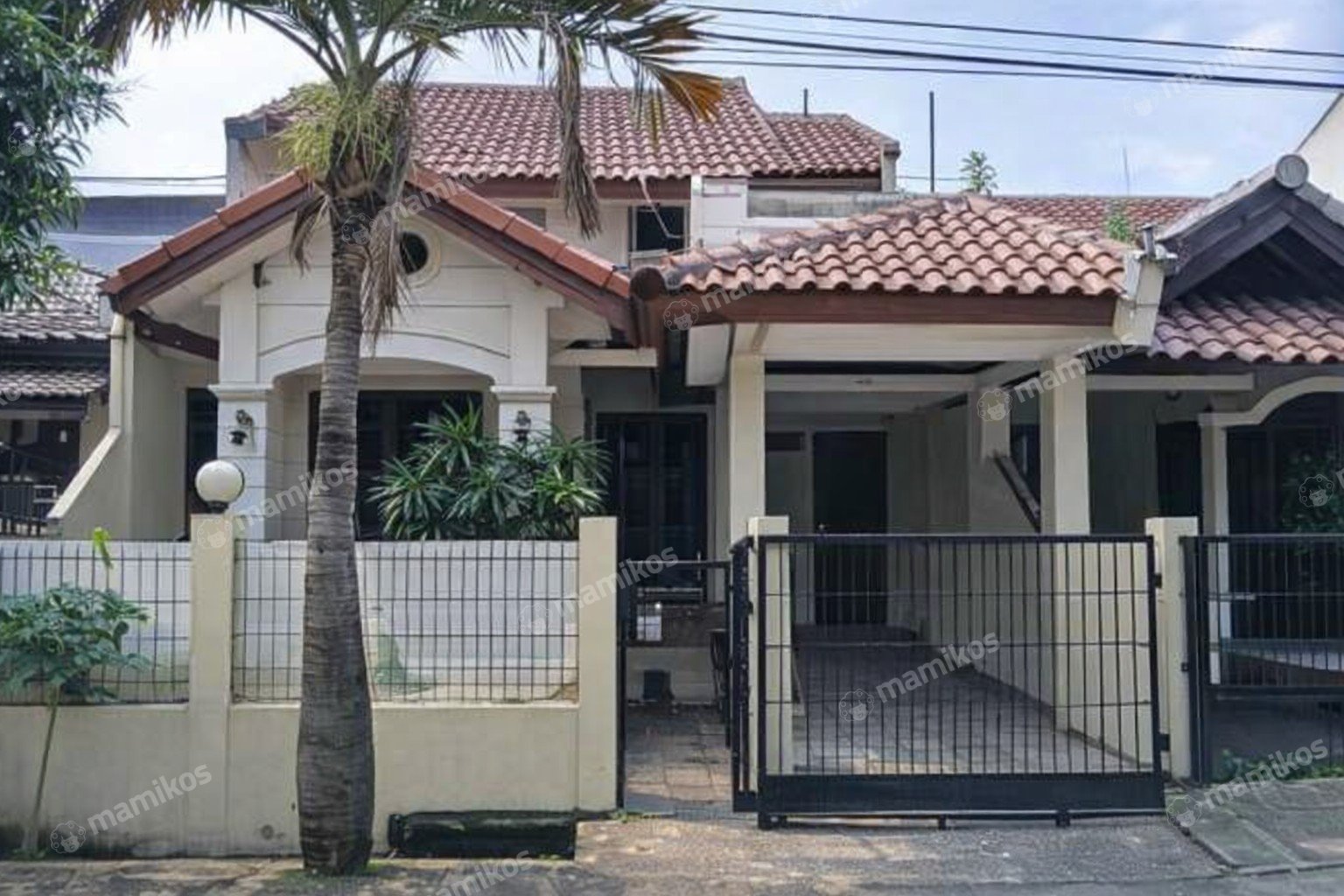 Rumah Sertifikat SHM 4 Kamar Tidur 4 Kamar Mandi Cibubur Jakarta Timur