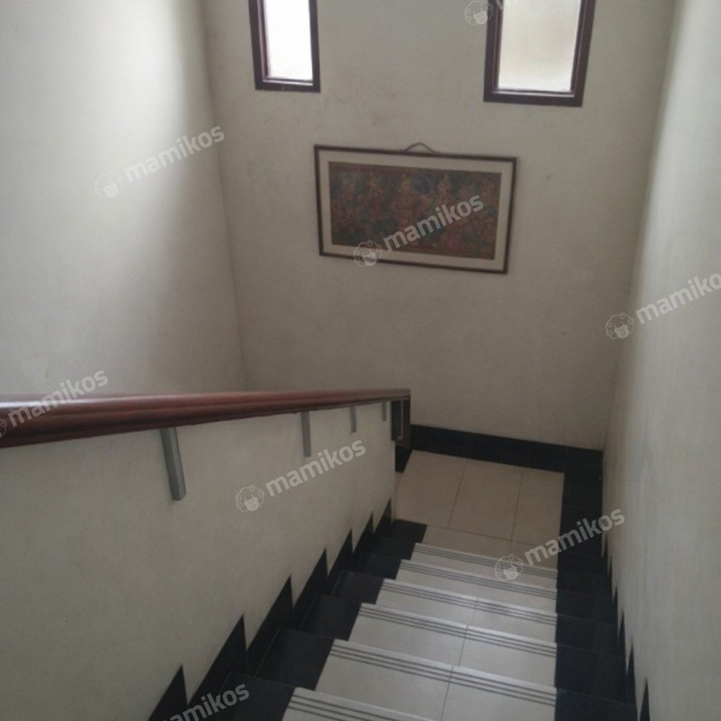 Rumah Sertifikat SHM 5 Kamar Tidur 4 Kamar Mandi Cilandak Jakarta Selatan - Photo 3