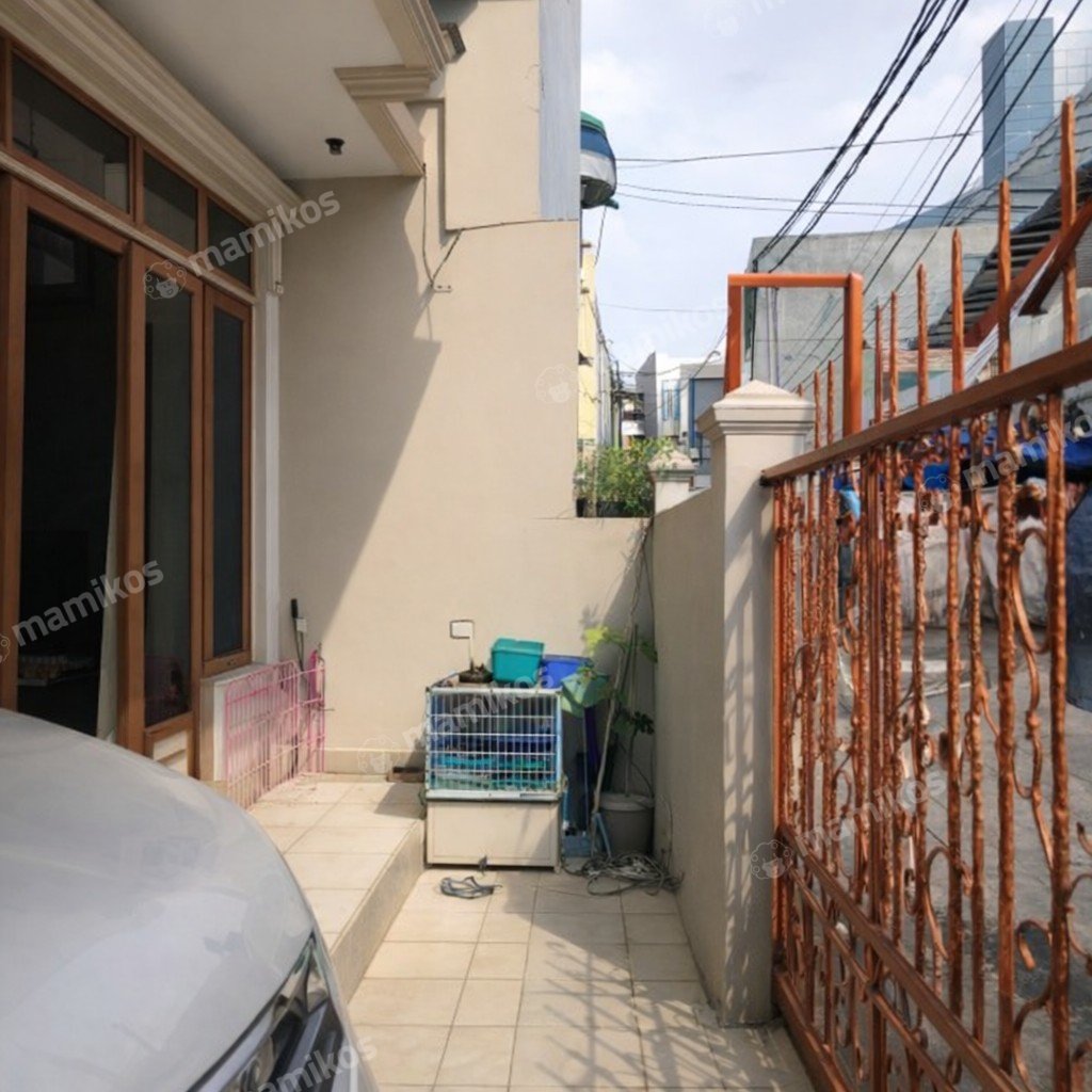 Rumah Sertifikat SHM 3 Kamar Tidur 3 Kamar Mandi Tanjung Duren Jakarta Barat - Photo 5