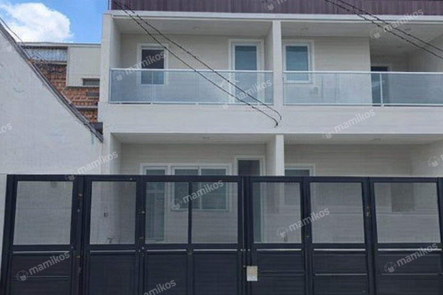 Rumah Sertifikat SHM 4 Kamar Tidur 3 Kamar Mandi Sunrise Garden Jakarta Barat