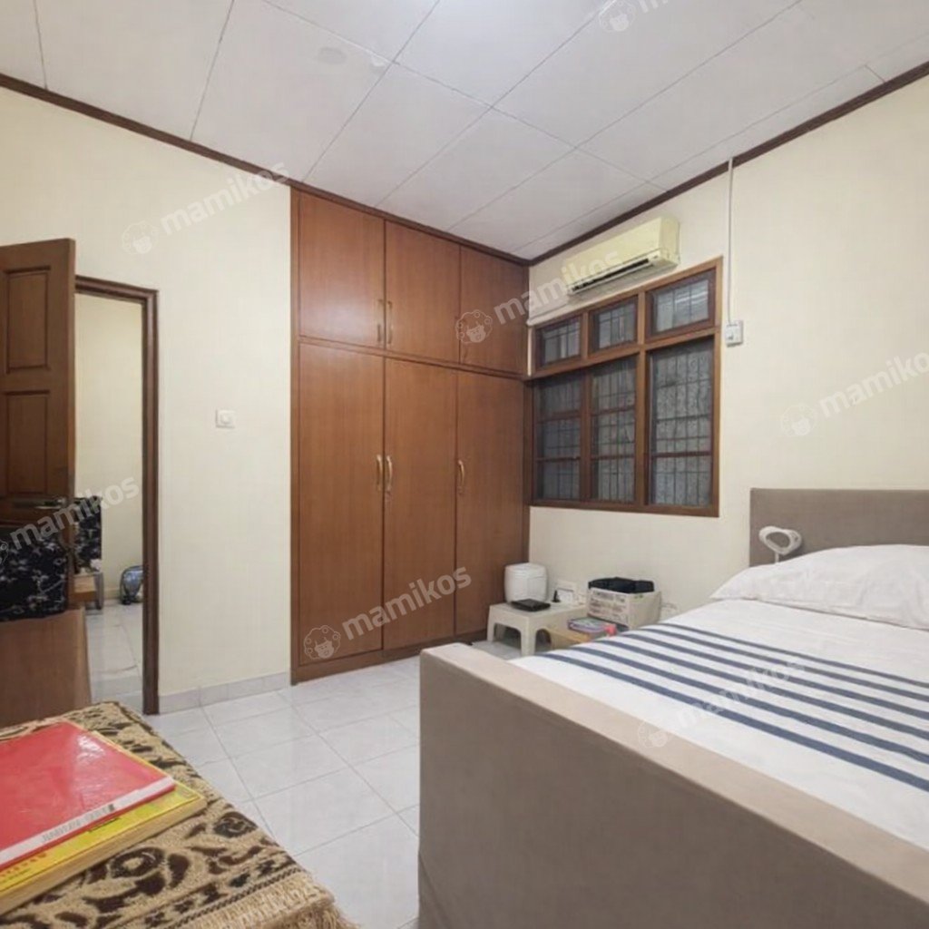Rumah Sertifikat SHM 5 Kamar Tidur 3 Kamar Mandi Cilandak Jakarta Selatan - Photo 5