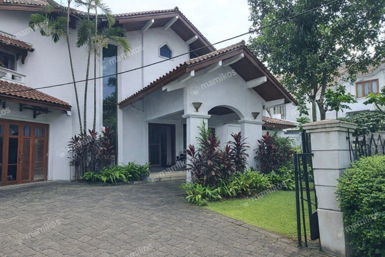 Rumah Sertifikat SHM 6 Kamar Tidur 4 Kamar Mandi Pondok Indah Jakarta Selatan