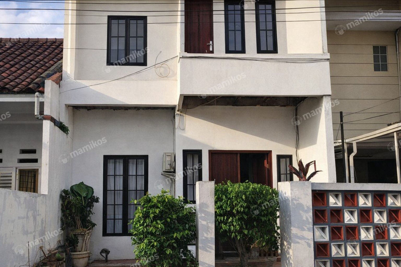 Rumah Sertifikat SHM 2 Kamar Tidur 3 Kamar Mandi Raffles Hills Jakarta Timur