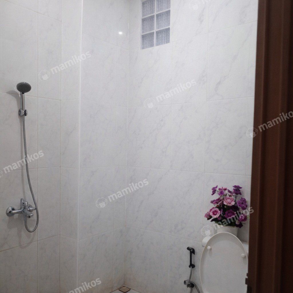Rumah Sertifikat SHM 2 Kamar Tidur 3 Kamar Mandi Raffles Hills Jakarta Timur - Photo 2