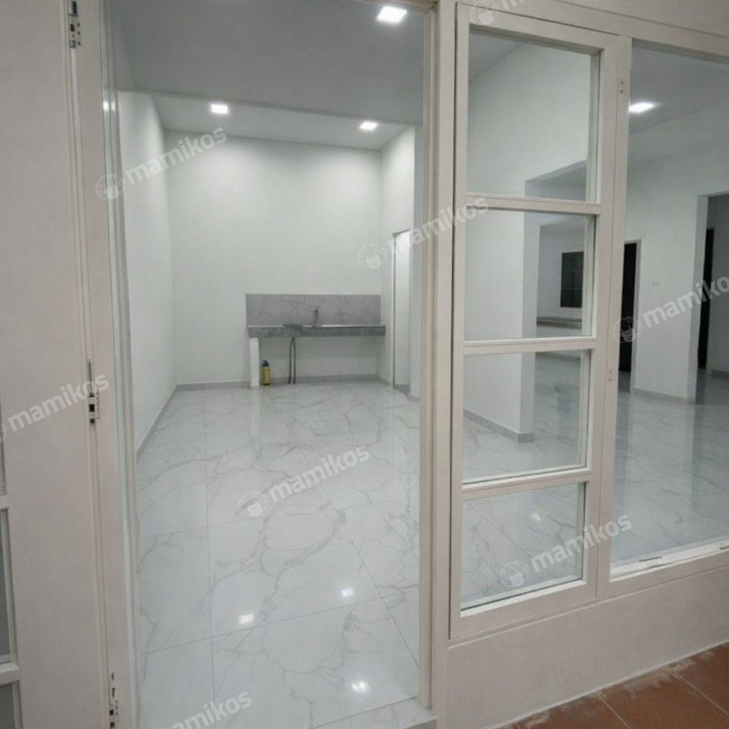 Rumah Sertifikat SHM 3 Kamar Tidur 2 Kamar Mandi Kota Wisata Jakarta Timur - Photo 5