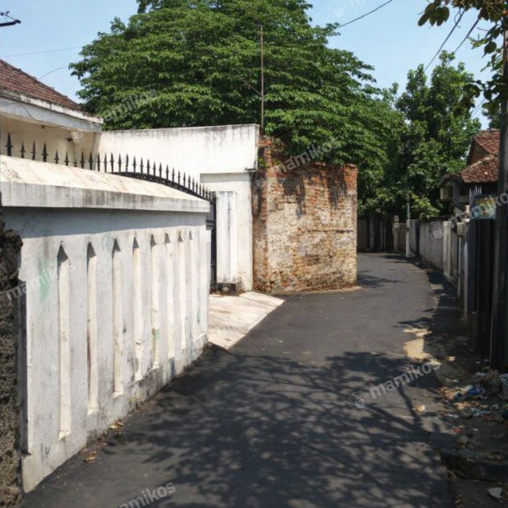 Rumah Sertifikat SHM 6 Kamar Tidur 4 Kamar Mandi Ciracas Jakarta Timur - Photo 3