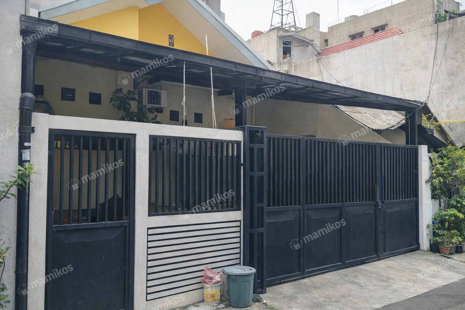Rumah Sertifikat SHM 7 Kamar Tidur 3 Kamar Mandi Tomang Jakarta Barat