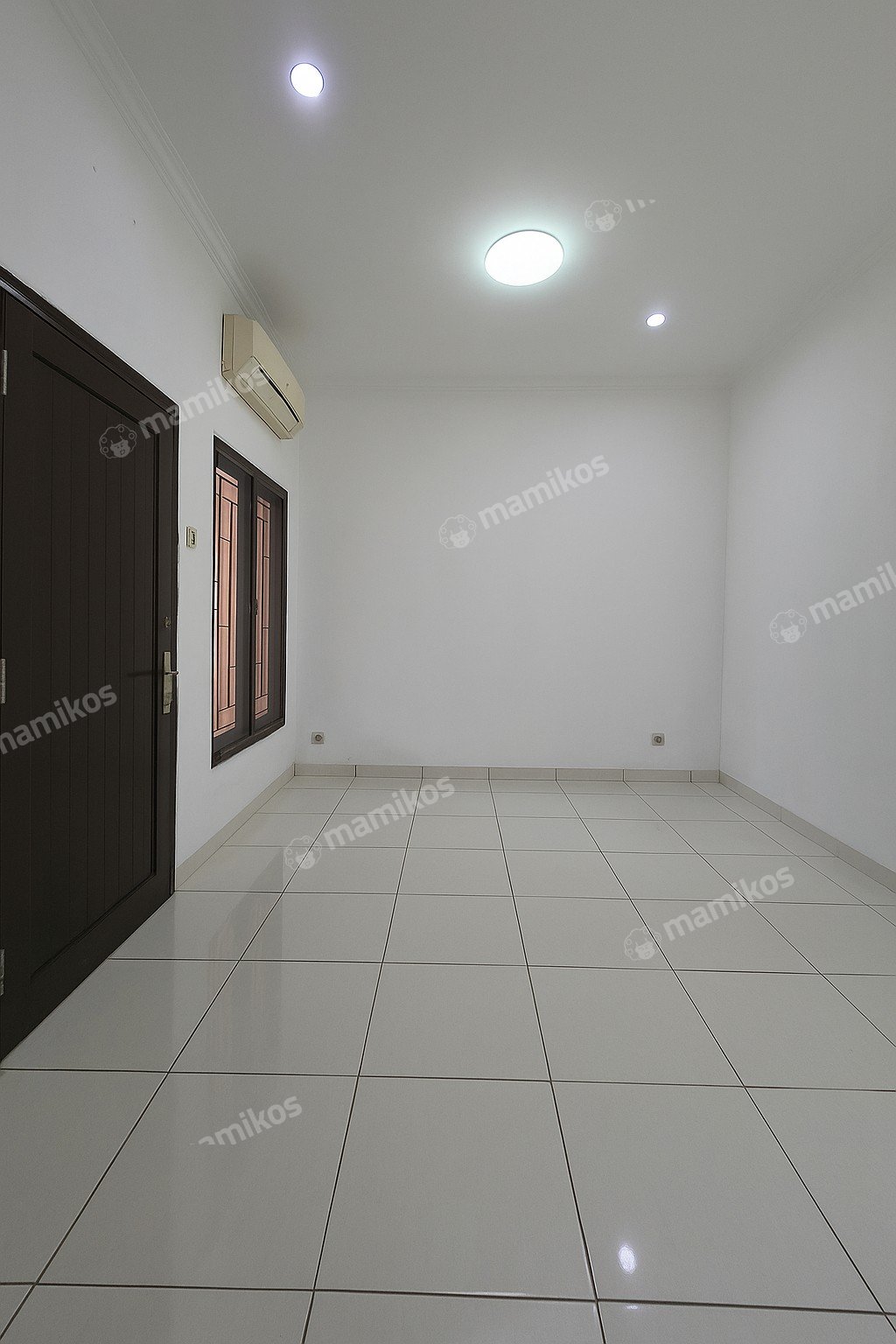 Rumah Sertifikat SHM 3 Kamar Tidur 3 Kamar Mandi Kebayoran Baru Jakarta Selatan - Photo 4