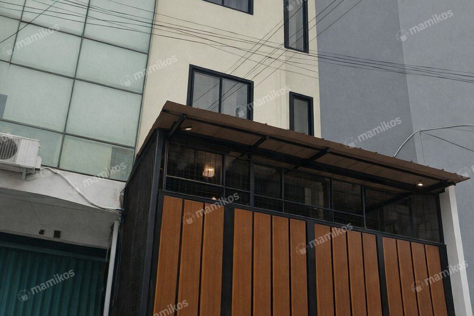 Rumah Sertifikat SHM 21 Kamar Tidur 21 Kamar Mandi Jembatan Lima Jakarta Barat