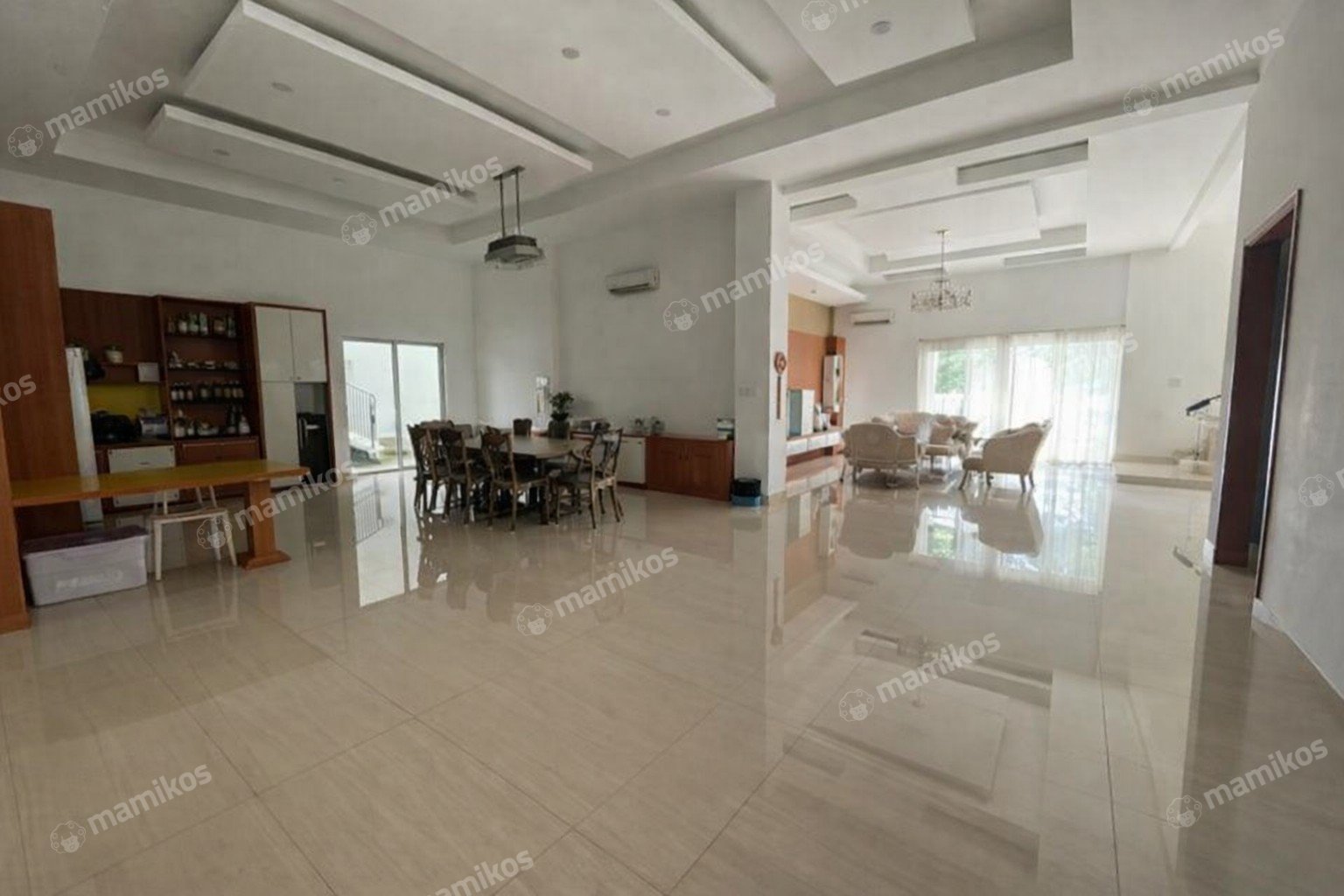 Rumah Sertifikat SHM 6 Kamar Tidur 6 Kamar Mandi Pantai Indah Kapuk Jakarta Utara - Photo 2