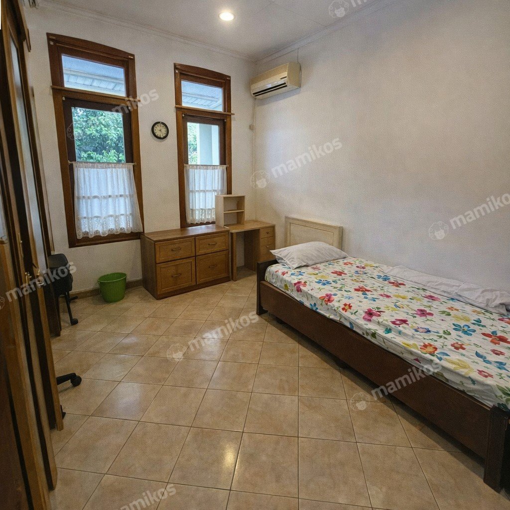 Rumah Sertifikat SHM 11 Kamar Tidur 12 Kamar Mandi Pondok Indah Jakarta Selatan - Photo 4