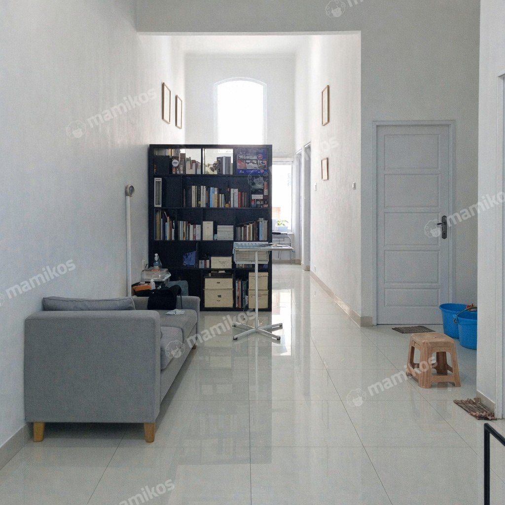 Rumah Sertifikat SHM 3 Kamar Tidur 2 Kamar Mandi Taman Ratu Jakarta Barat - Photo 4