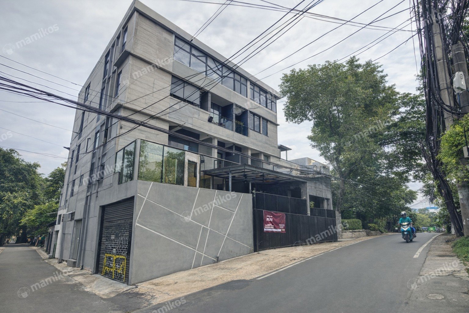 Rumah Sertifikat SHM 3 Kamar Tidur 3 Kamar Mandi Mampang Prapatan Jakarta Selatan
