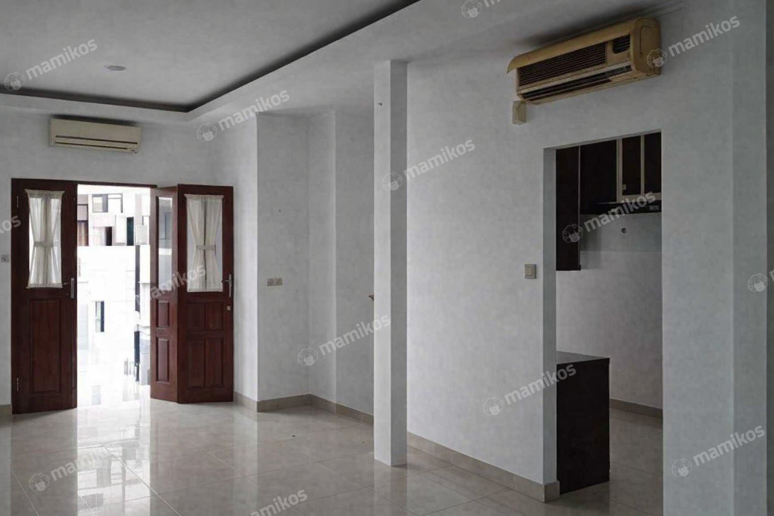 Rumah Sertifikat SHM 4 Kamar Tidur 4 Kamar Mandi Green Ville Jakarta Barat