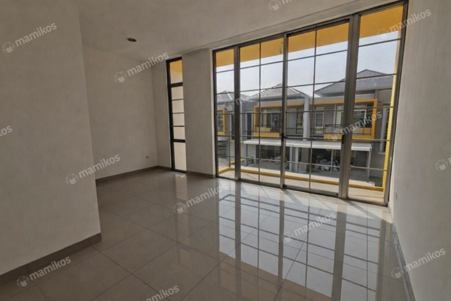 Rumah Sertifikat PPJB 3 Kamar Tidur 3 Kamar Mandi Pantai Indah Kapuk 2 Jakarta Utara - Photo 3