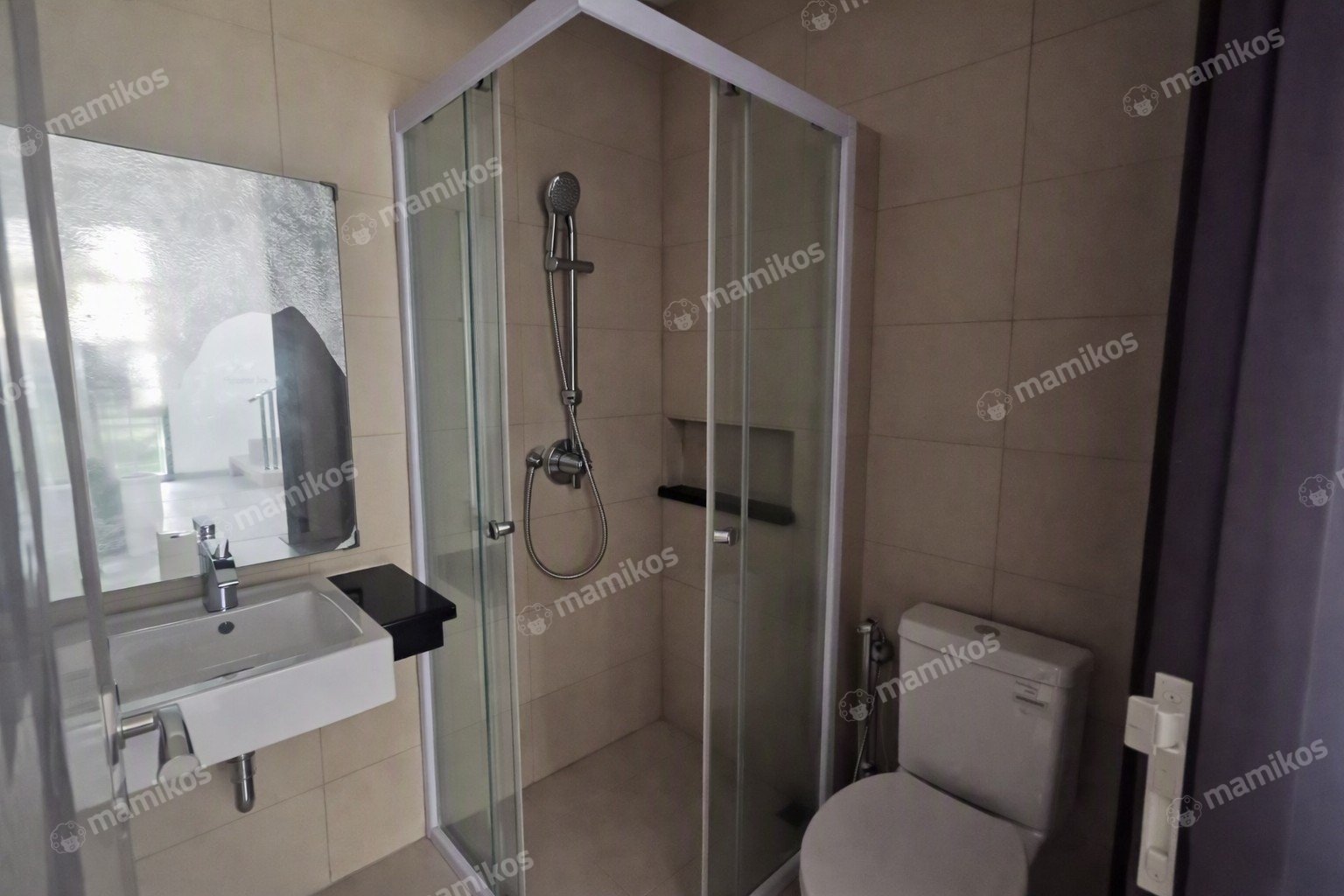 Rumah Sertifikat PPJB 3 Kamar Tidur 3 Kamar Mandi Pantai Indah Kapuk 2 Jakarta Utara - Photo 5
