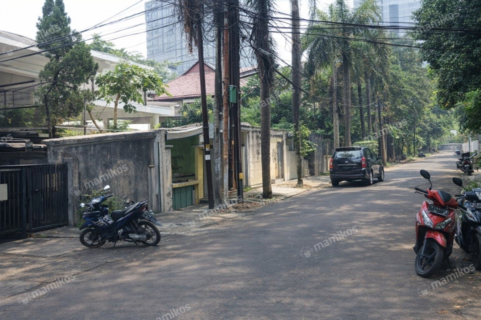 Rumah Sertifikat SHM 3 Kamar Tidur 3 Kamar Mandi Cilandak Jakarta Selatan - Photo 2