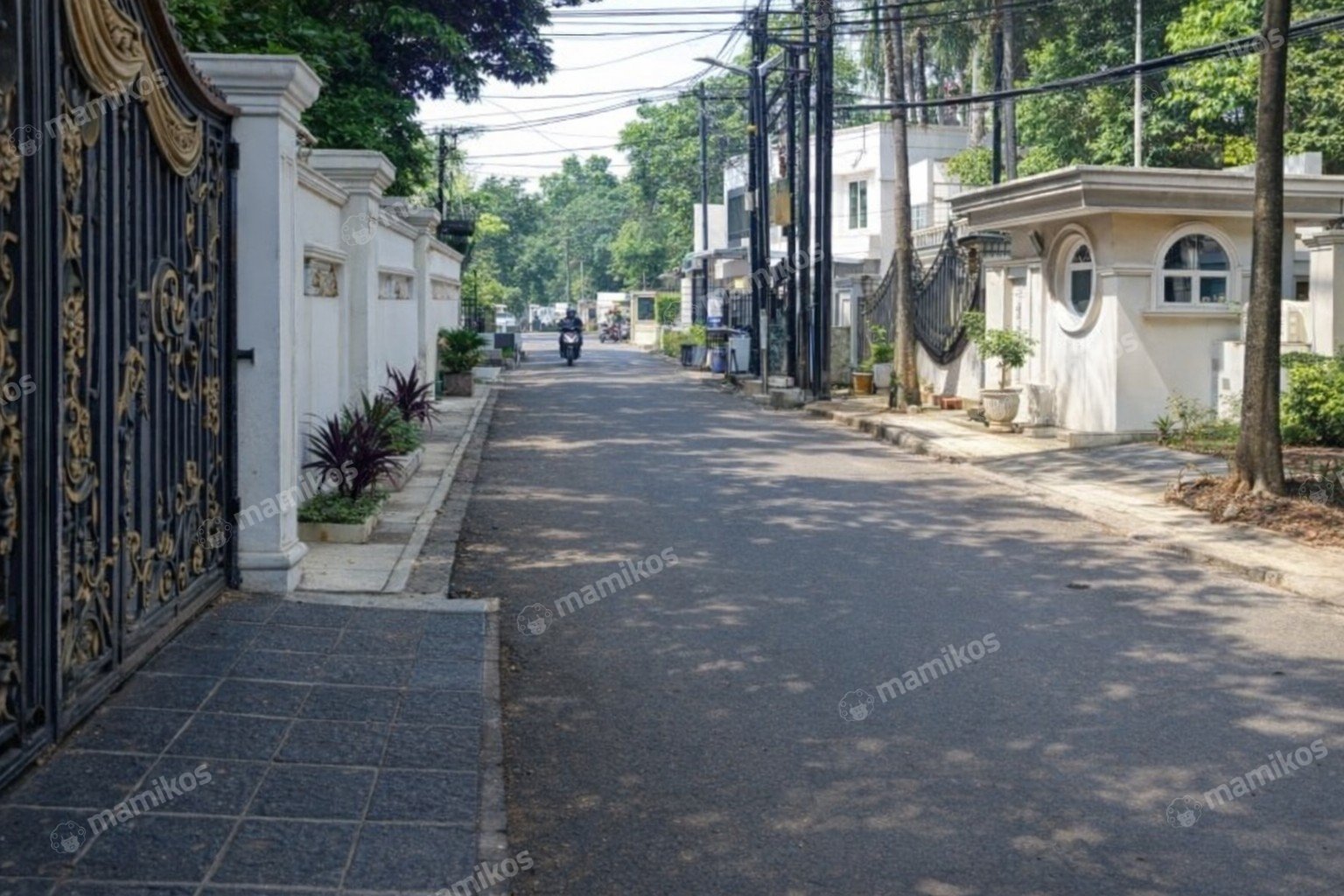 Rumah Sertifikat SHM 3 Kamar Tidur 3 Kamar Mandi Cilandak Jakarta Selatan - Photo 3