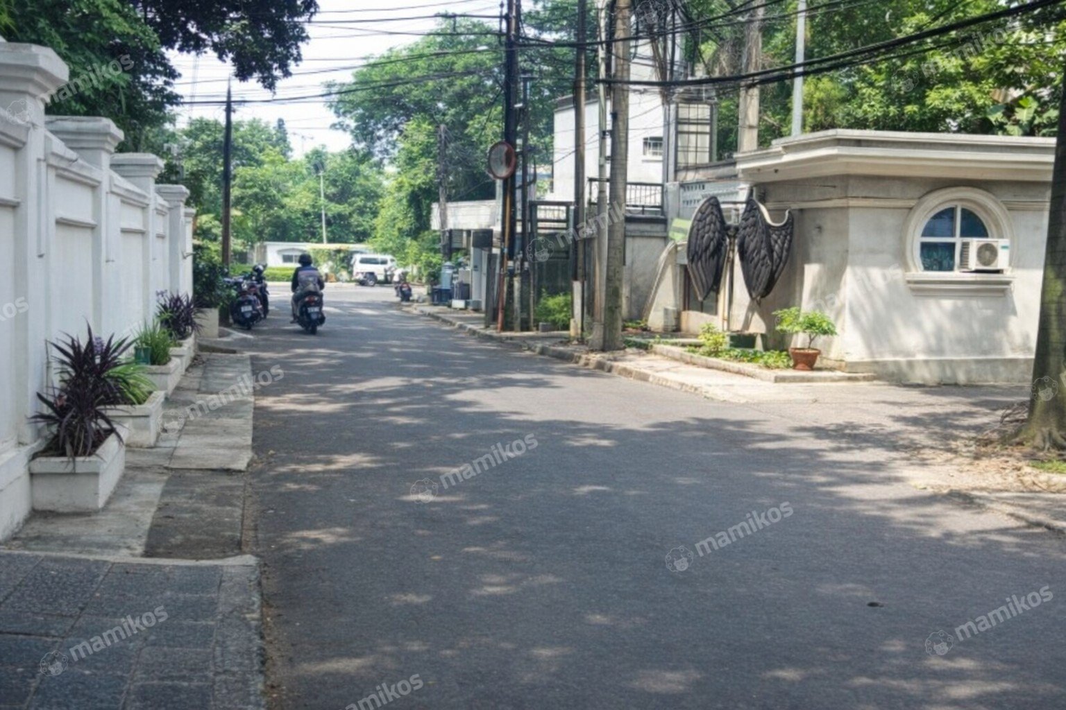 Rumah Sertifikat SHM 3 Kamar Tidur 3 Kamar Mandi Cilandak Jakarta Selatan - Photo 4