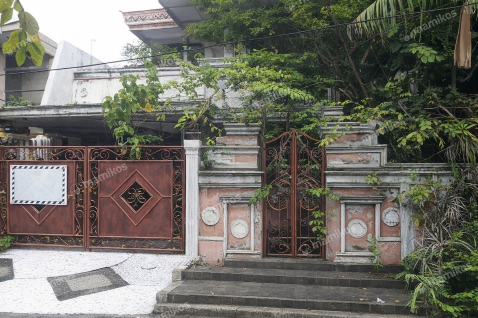 Rumah Sertifikat SHM 4 Kamar Tidur 3 Kamar Mandi Green garden Jakarta Barat