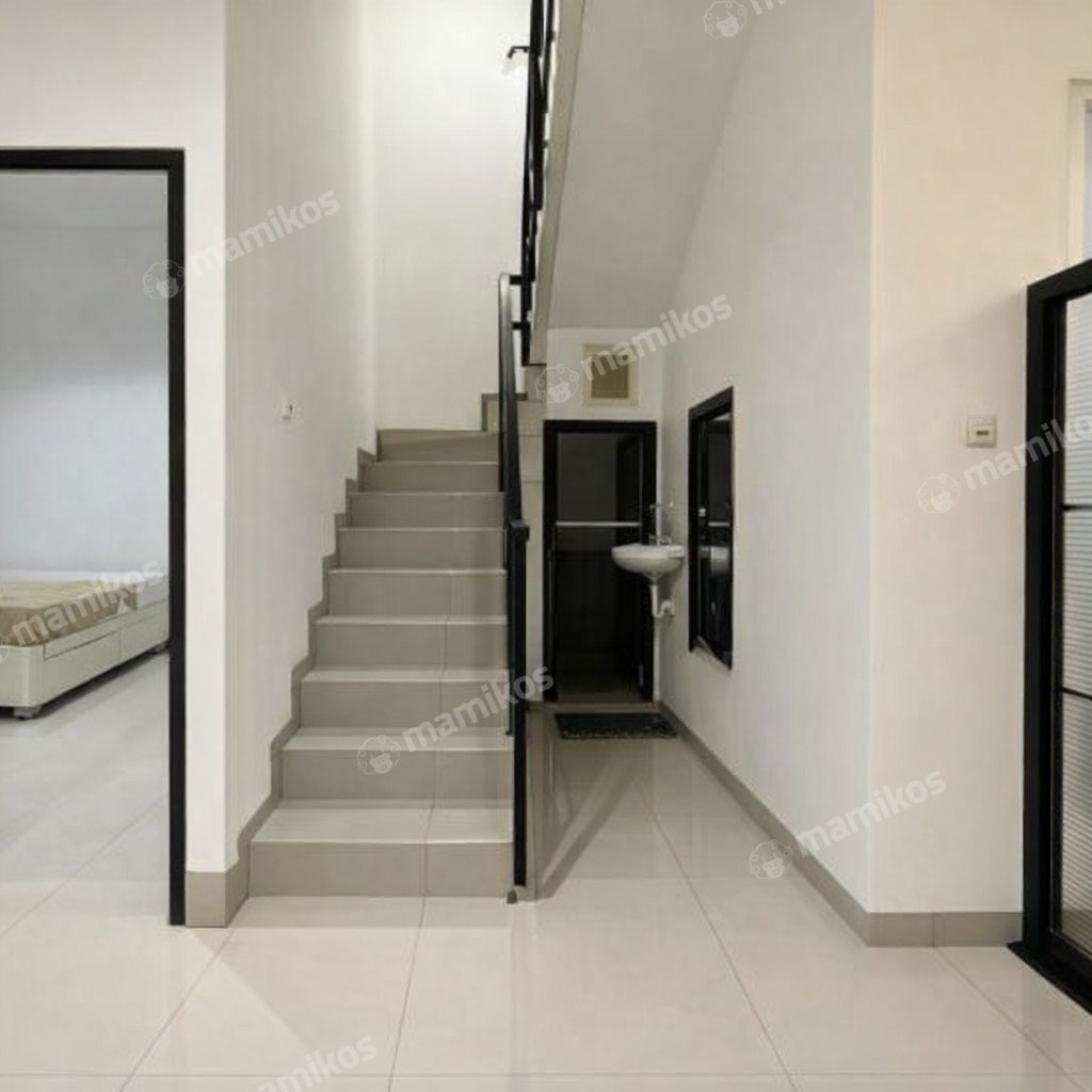 Rumah Sertifikat SHM 3 Kamar Tidur 3 Kamar Mandi Tebet Jakarta Selatan - Photo 3