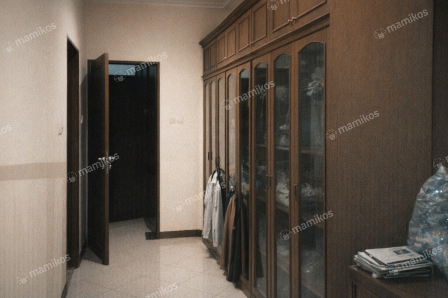 Rumah Sertifikat SHM 6 Kamar Tidur 5 Kamar Mandi Kemanggisan Jakarta Barat - Photo 2